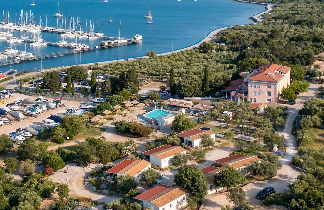 Holiday Homes Kanajt-1